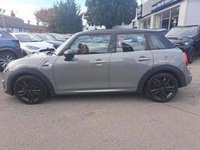 MINI Hatch Photo 16