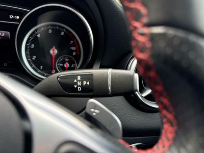 Mercedes-Benz GLA Photo 38