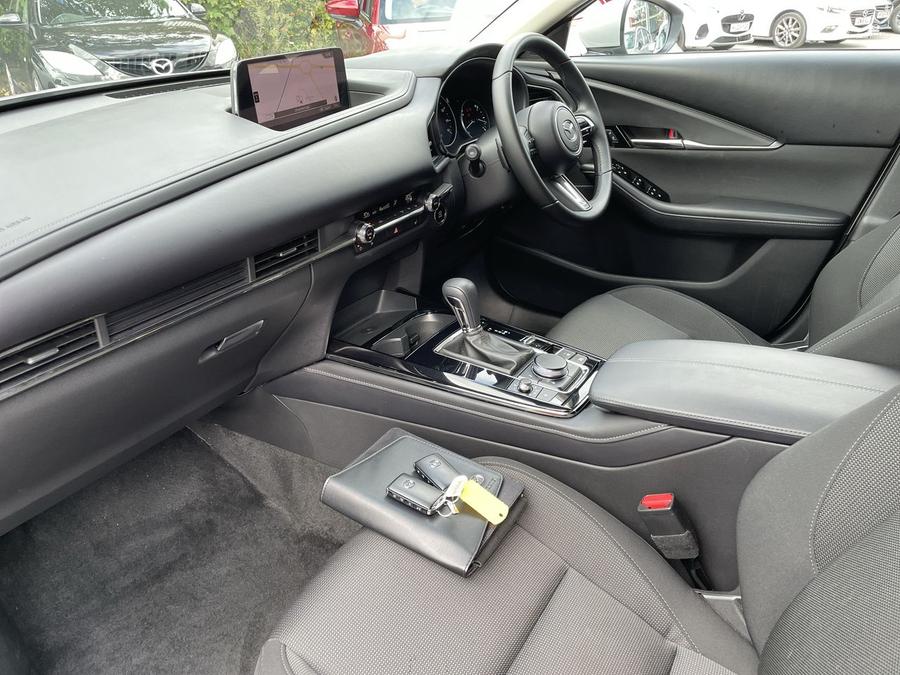 Mazda CX-30 Photo spincar-c49dad9a9bcbe45f9262250f5604d2e691548bb8.jpg