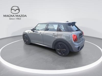 MINI Hatch Photo 6