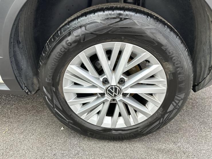 Volkswagen T-ROC Photo spincar-c6b54b9da2d262edffba347718a89099ae2b3510.jpg
