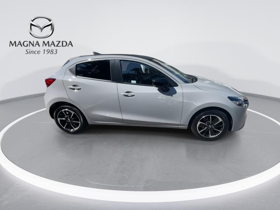 Mazda Mazda2 Photo spincar-c6c9f11ba7fee4cec59d67b3e242147d1bab0862.jpg