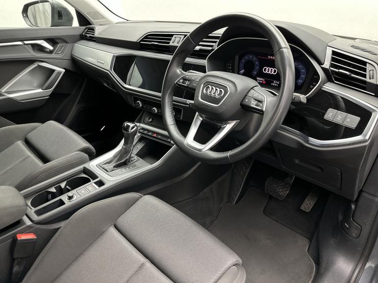 Audi Q3 Photo spincar-c762988b0d8e7e9b49caad0ed90fb129c332efac.jpg