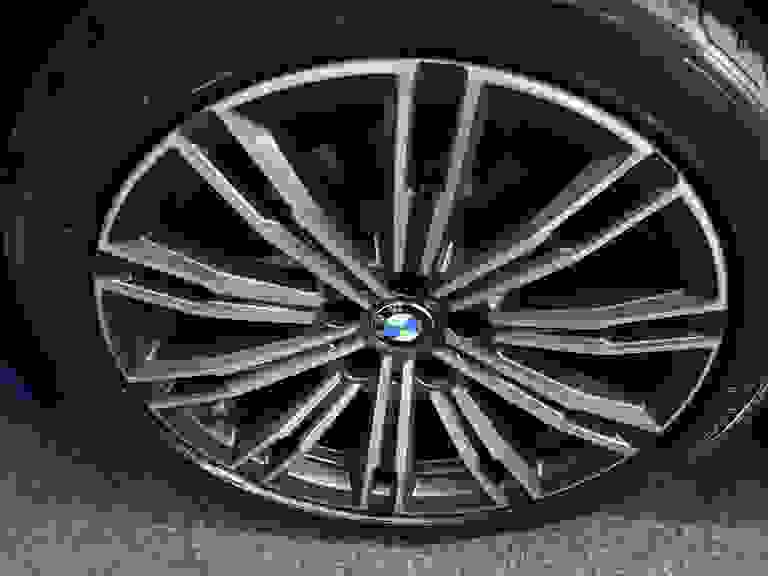 BMW 3 SERIES Photo spincar-c809d0d94f6480bd2253fb5a948c8f7a33837969.jpg