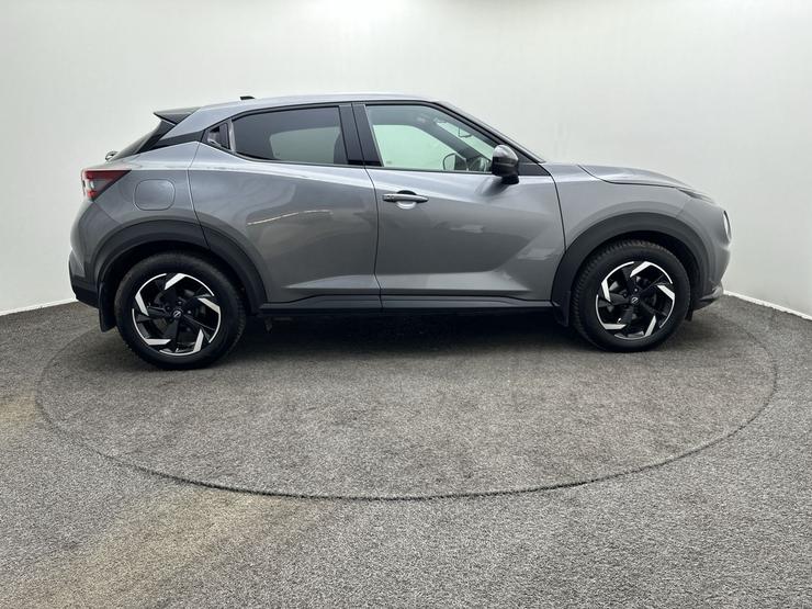 Nissan JUKE Photo spincar-c83a5fd32af7c661ba790c6cfd052070e84b8e83.jpg
