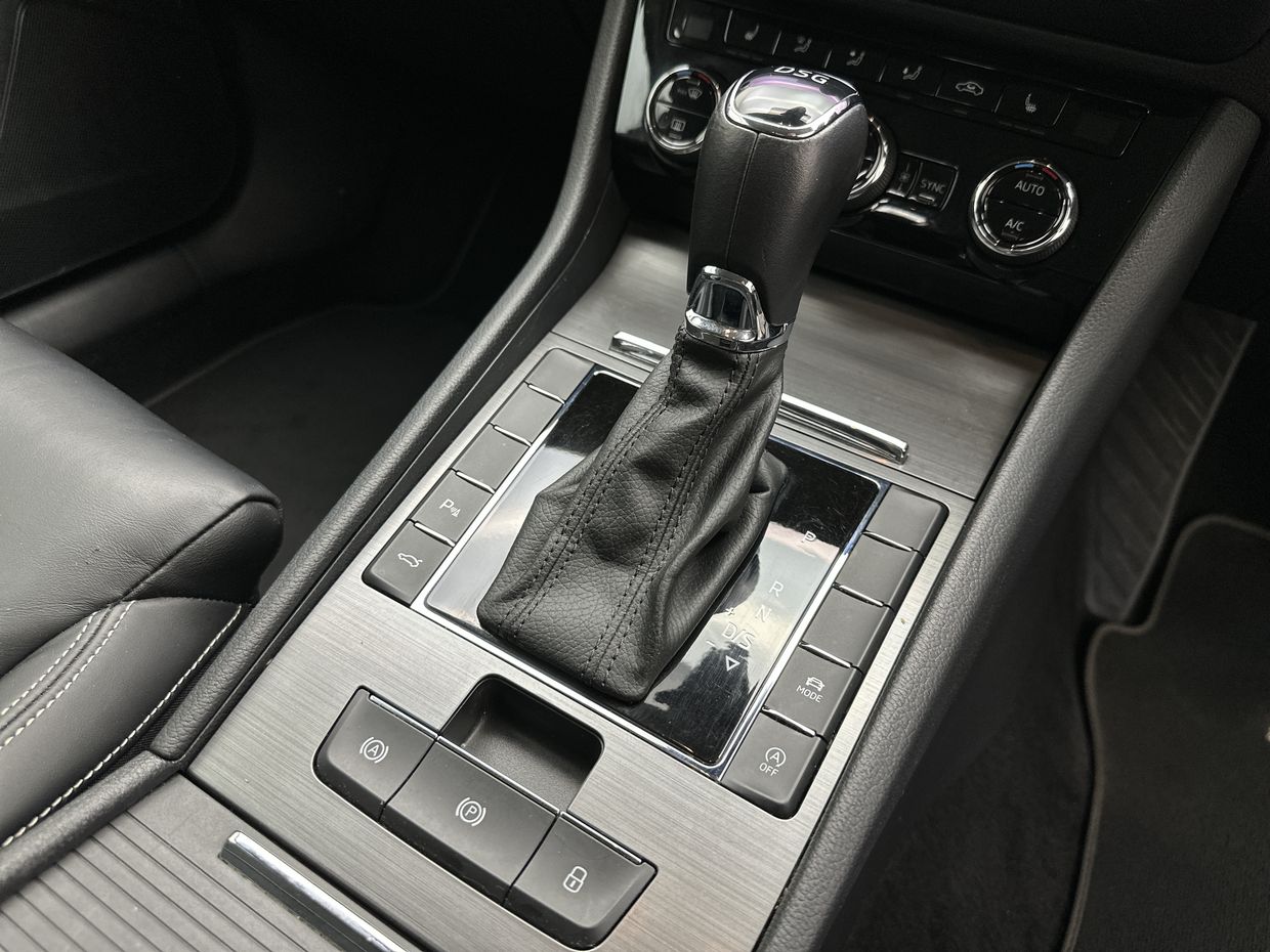 Skoda SUPERB Photo 23