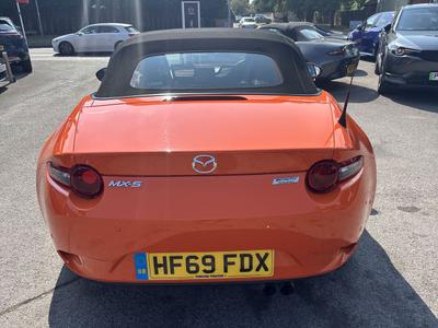 Mazda MX-5 Photo 14