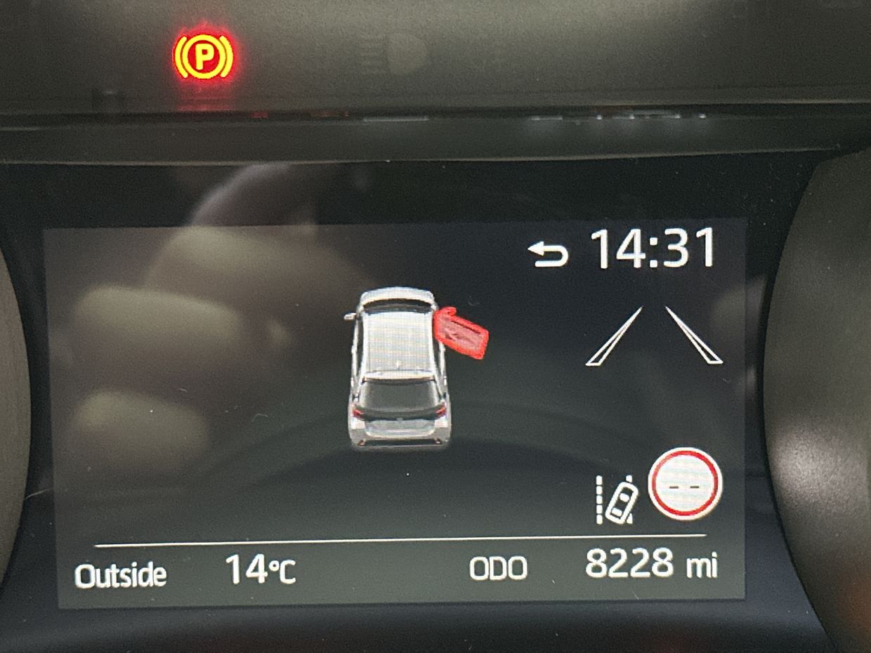 Mazda 2 Hybrid Photo 9
