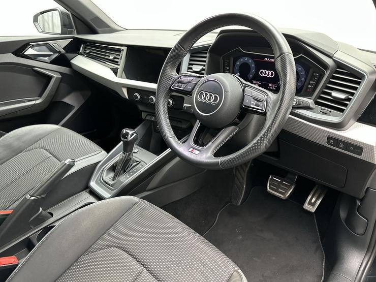 Audi A1 Photo spincar-c96d13895def2ca2dfbf12fc33c499a0c02c46f5.jpg