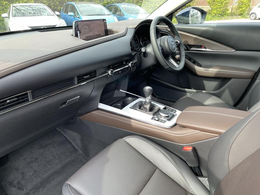 Mazda CX-30 Photo spincar-ca2912b6e4747e8e2122bacf7c5e4bc532f9687d.jpg