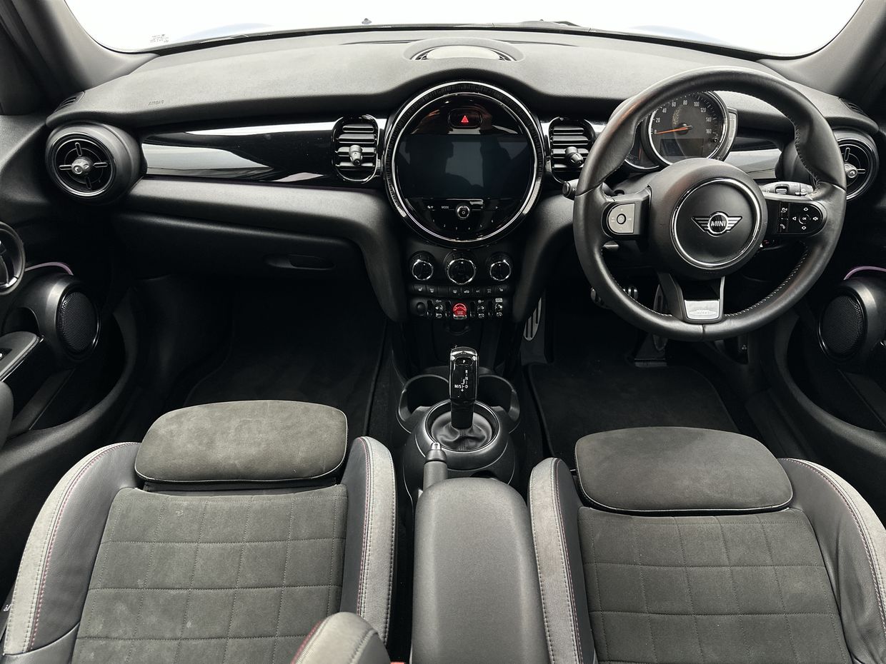 MINI HATCHBACK Photo 15