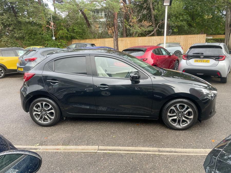 Mazda Mazda2 Photo spincar-cbde947f8654a7291941151660e6fd7595f4be13.jpg