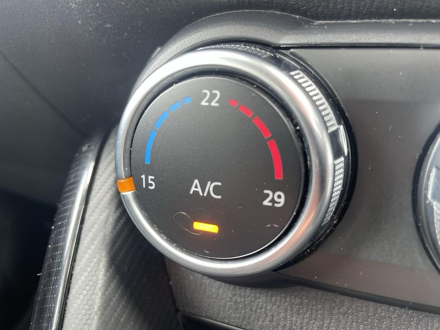 Mazda Mazda2 Photo spincar-cc1c17391bde9a296f75fa6a9a8f75daf7fe5816.jpg