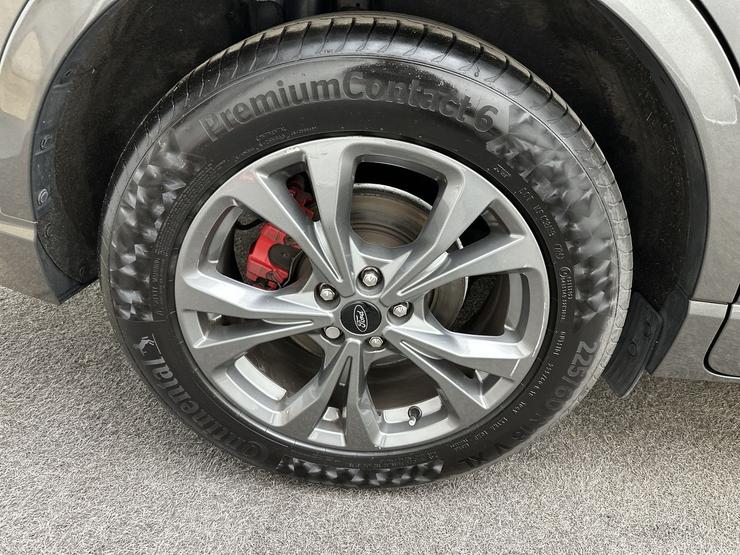 Ford Kuga Photo spincar-cc53a2ca19dcfae89ba303a54a5f7ddc16c6f940.jpg