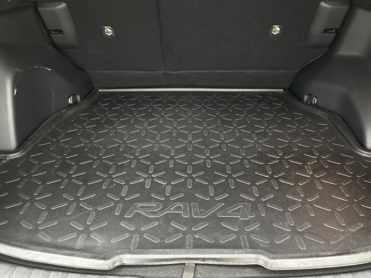Toyota RAV4 Photo spincar-cd8d4e1c6f0ff980224a644a90a2d9c1f6d53c4d.jpg