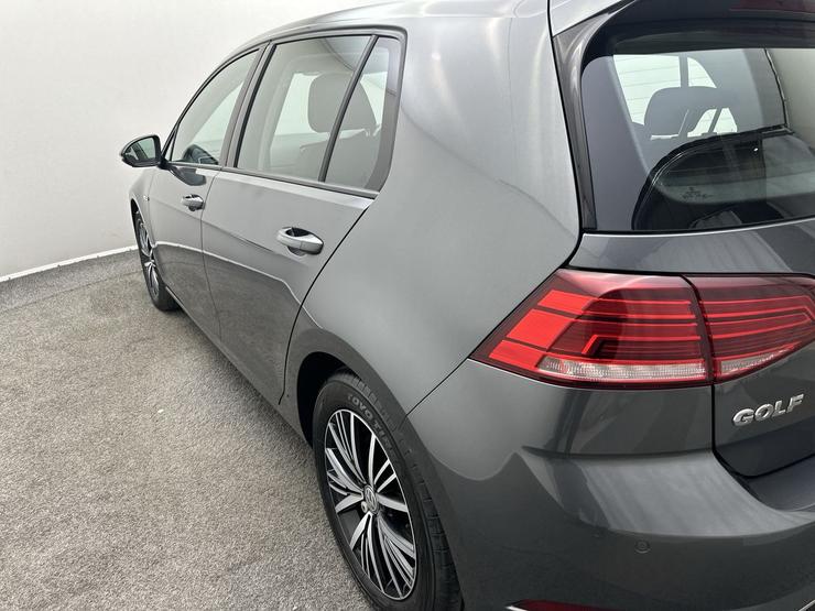 Volkswagen GOLF Photo spincar-ce12831bcad3ca8590f3625f71e46f78808b5419.jpg