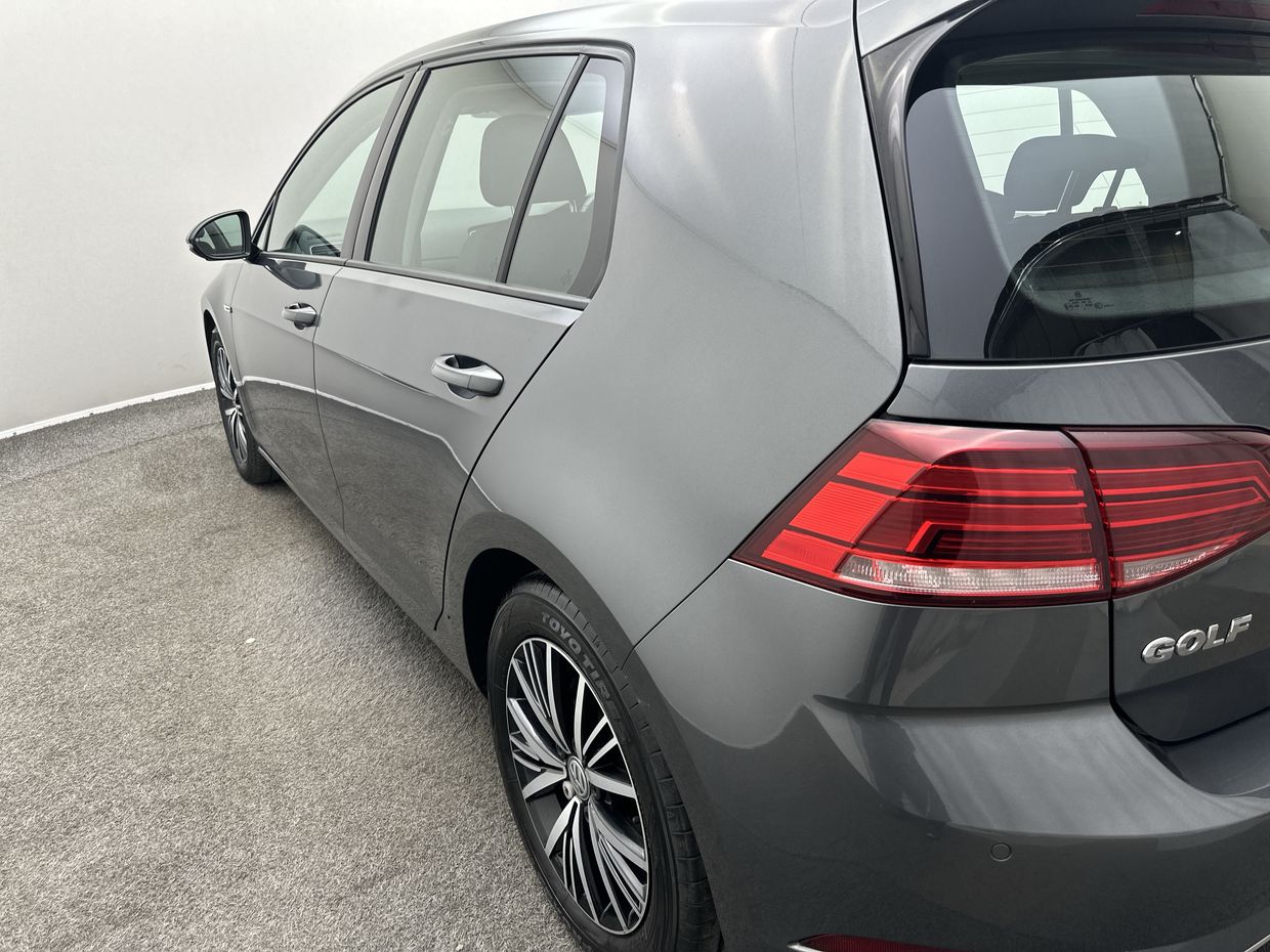 Volkswagen GOLF Photo 24