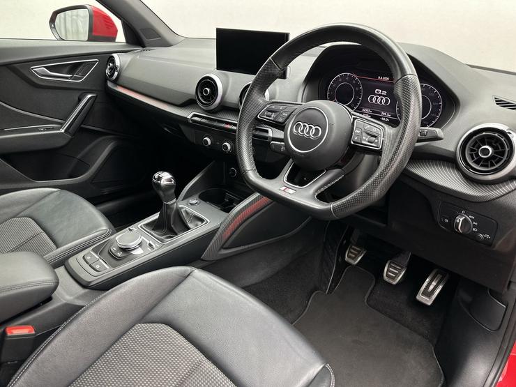 Audi Q2 Photo spincar-cfe979e6e4f7bc460aacdee7b6fb0cec1d3a5b46.jpg