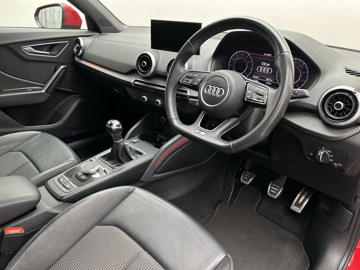 Audi Q2 Photo 16