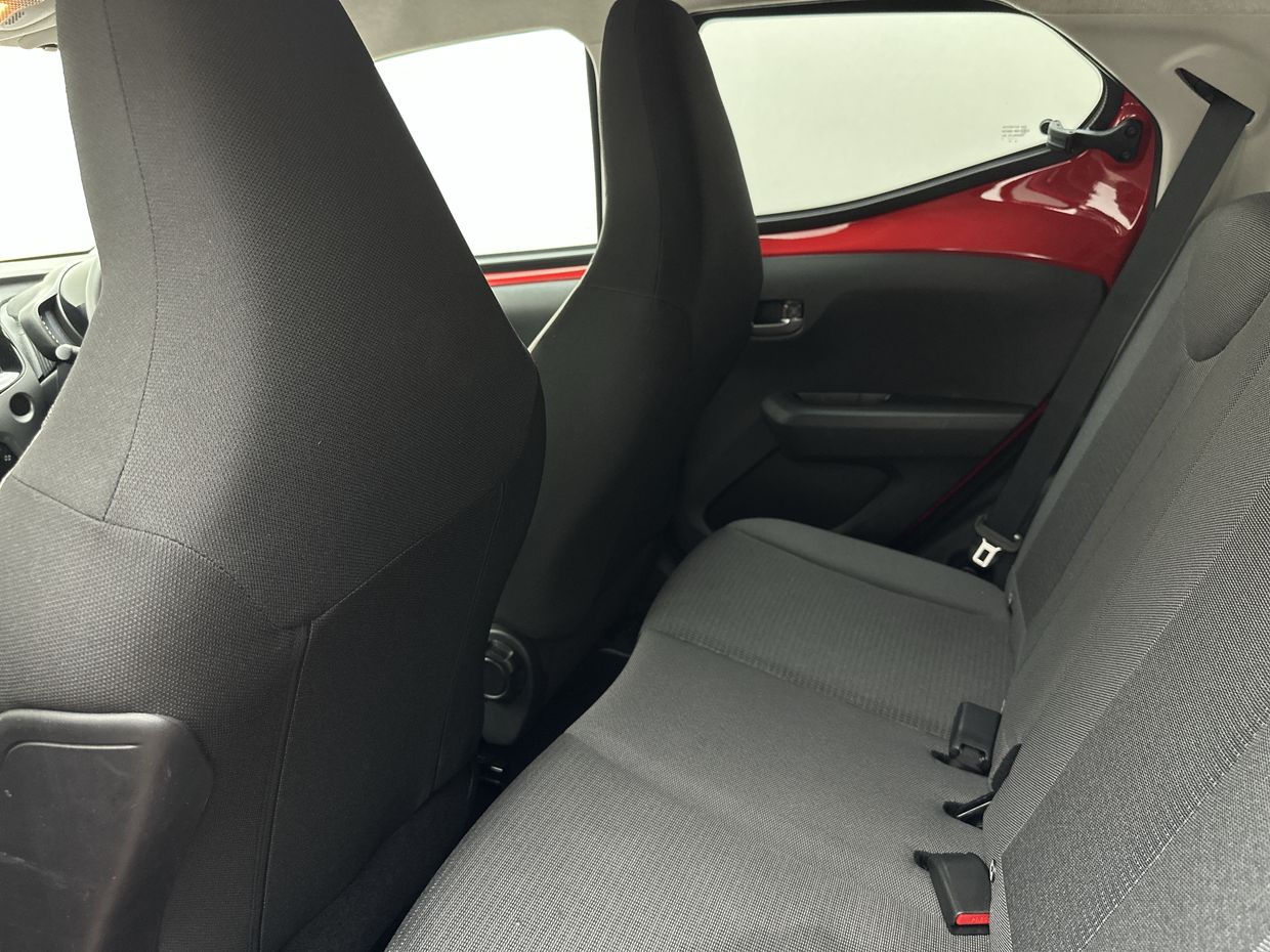 Toyota AYGO Photo 17