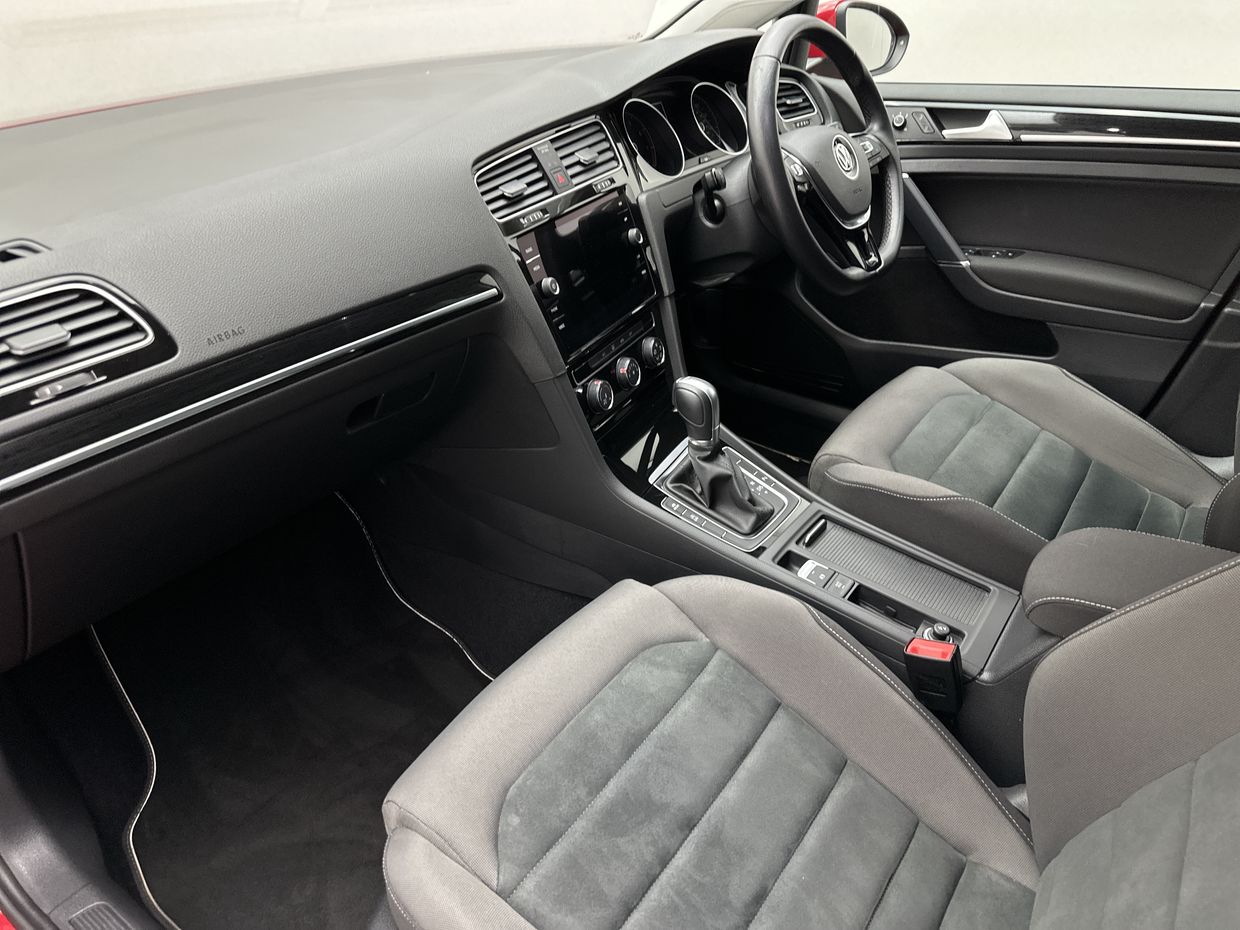 Volkswagen GOLF Photo 19