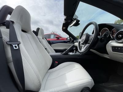 Mazda MX-5 Photo 23