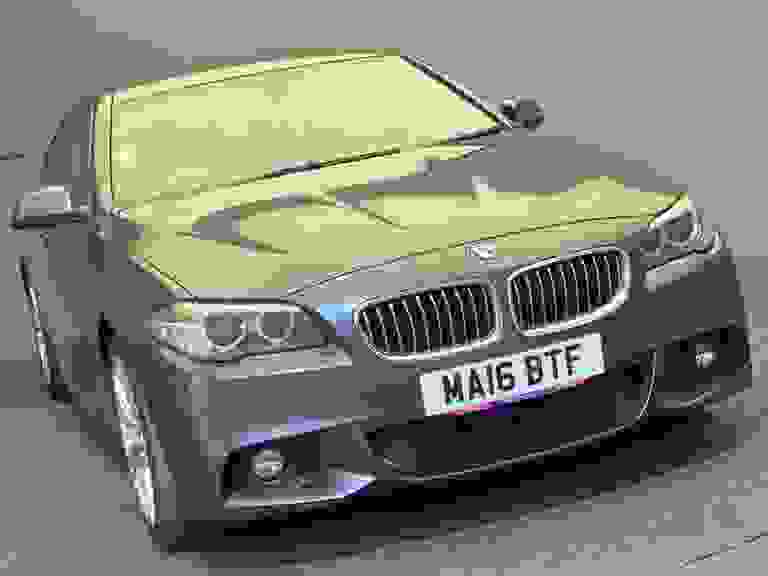BMW 5 SERIES Photo spincar-d261aefc718bf4c27b789e744ee0cfda979070c1.jpg