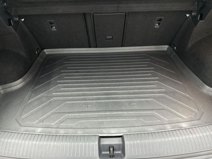 Volkswagen T-ROC Photo spincar-d4b92fa794d5cf4a6ec4c2a3ea3f7927443e31b8.jpg