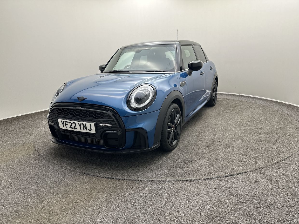MINI HATCHBACK Photo 3