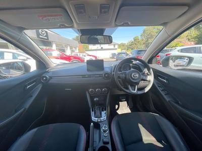 Mazda Mazda2 Photo 24
