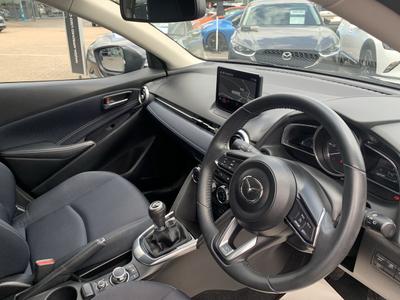 Mazda Mazda2 Photo 18