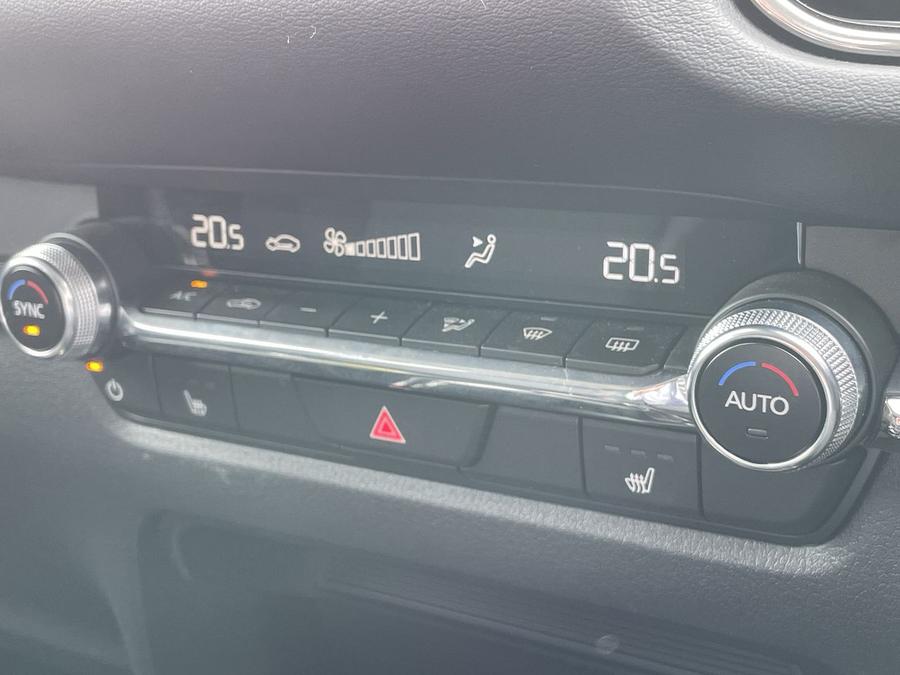 Mazda CX-30 Photo spincar-d9090cb5171c202416f8a95c4876f49da2042f55.jpg