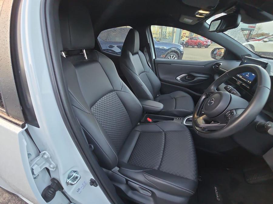 Mazda Mazda2 HYBRID Photo spincar-d9498b33c7e094f151b321323d76f2f0f1ee220c.jpg