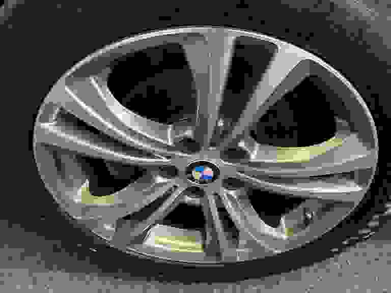 BMW X1 Photo spincar-d9660485ea1bf1c5f1628fe403500a4aca578f6e.jpg
