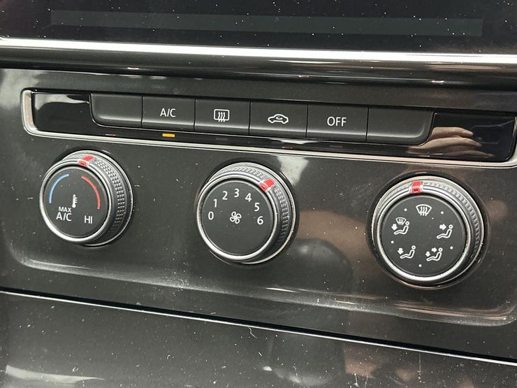 Volkswagen GOLF Photo spincar-d96d3a2f0c00d6916f8fa629fa49f97c137ef9d3.jpg