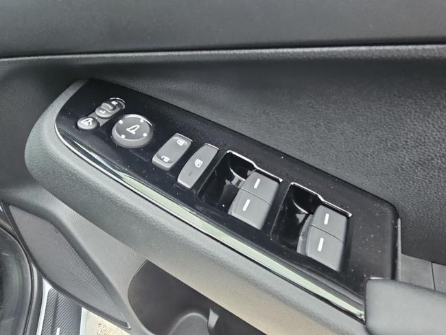 Honda HR-V Photo spincar-d9bd84478080385c5329f48383fe1d18bf3c136a.jpg