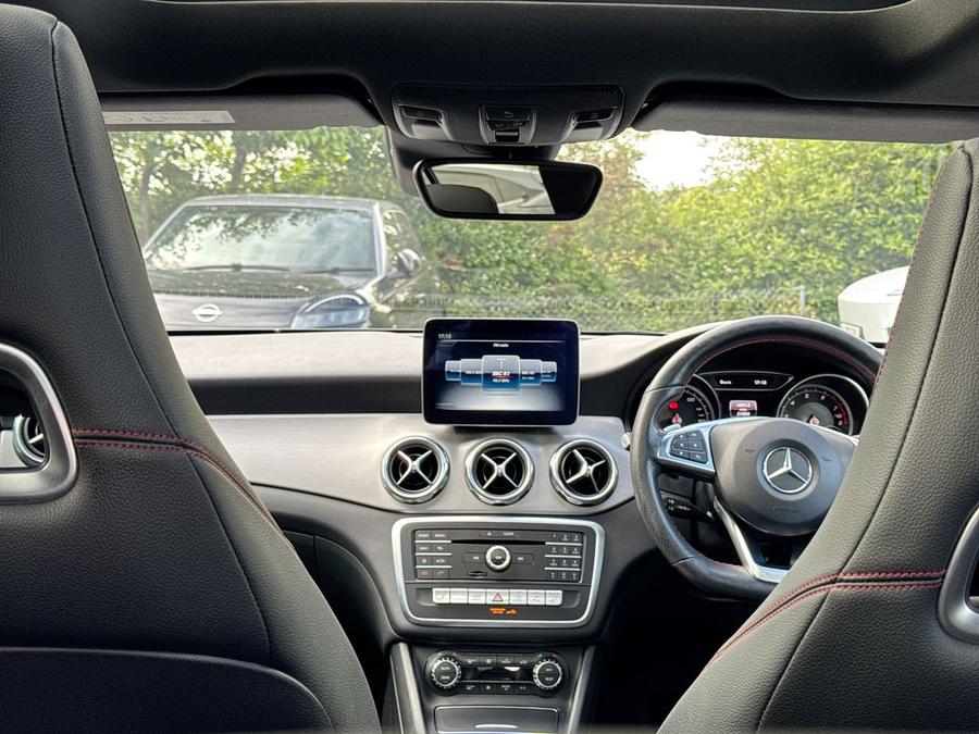 Mercedes-Benz GLA Photo spincar-db12b123fefbcdc7eaa28e80f1717a4c11497c60.jpg