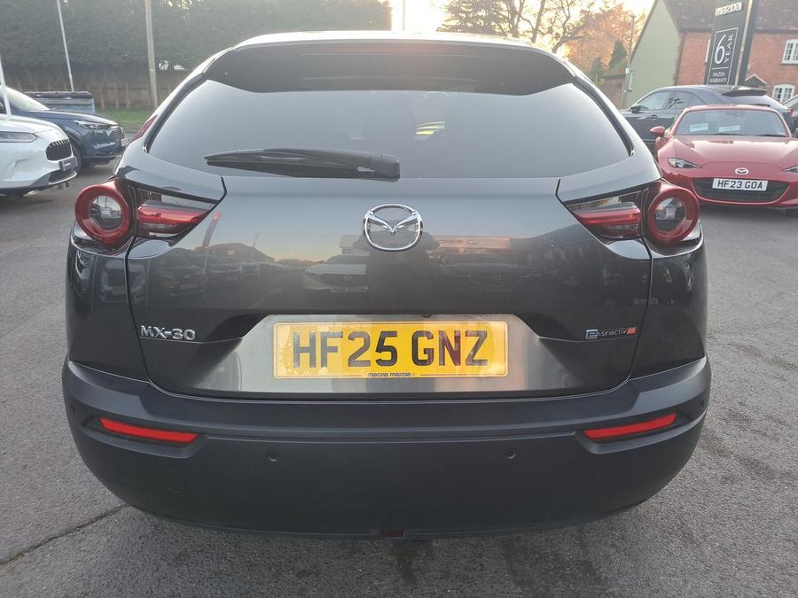Mazda MX-30 Photo spincar-dc205e44ad192171ab0506dc13562a73dd6dda01.jpg