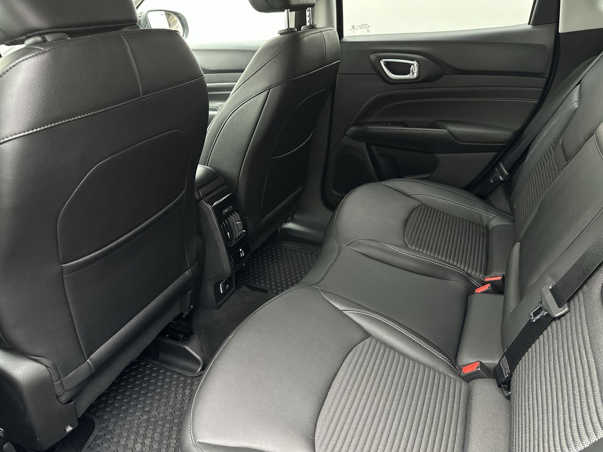 Jeep Compass Photo 17
