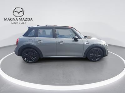 MINI Hatch Photo 10