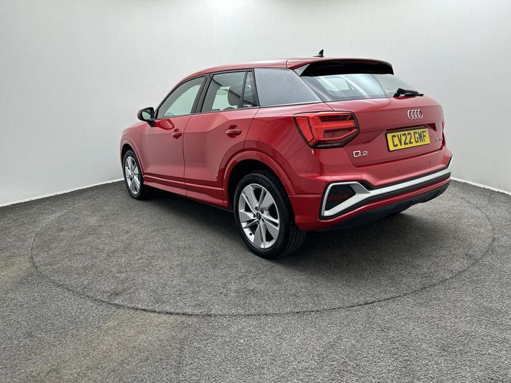 Audi Q2 Photo spincar-dfe5d5e2fff0065586e74800885954897cb8167a.jpg