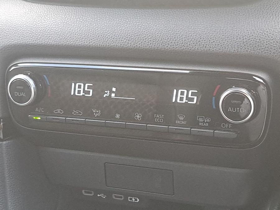 Mazda Mazda2 HYBRID Photo spincar-e07192ebf4d2012ef0d14e67c6d4b82acc75ff50.jpg