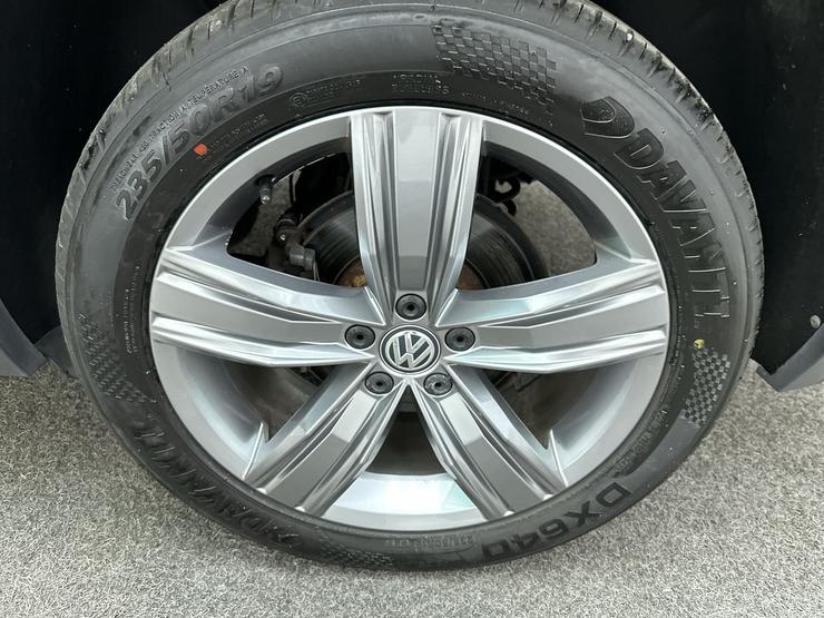 Volkswagen Tiguan Photo spincar-e0980e7efc5943ecaadffd5f31fa0edc0595ed19.jpg