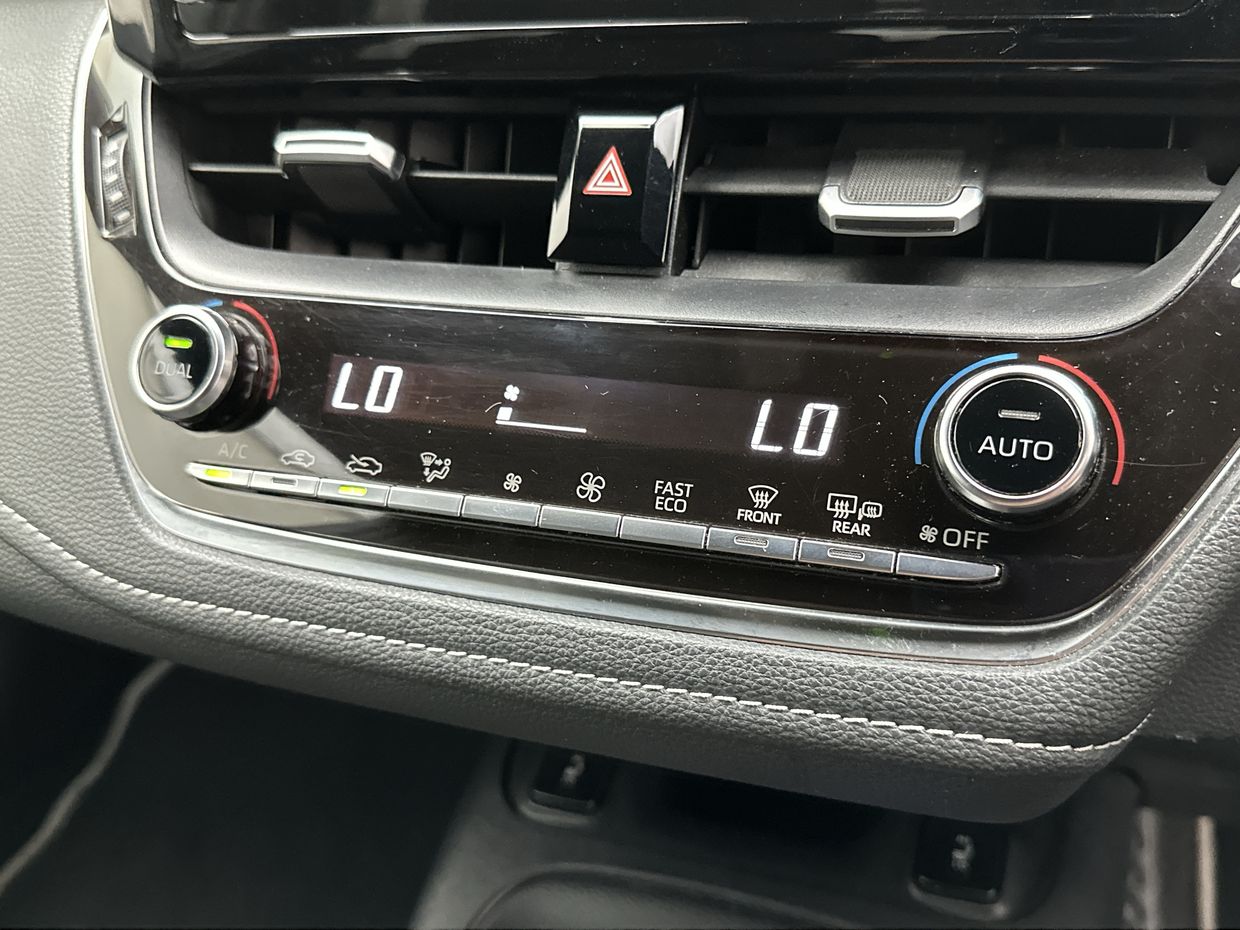 Toyota Corolla Photo 13