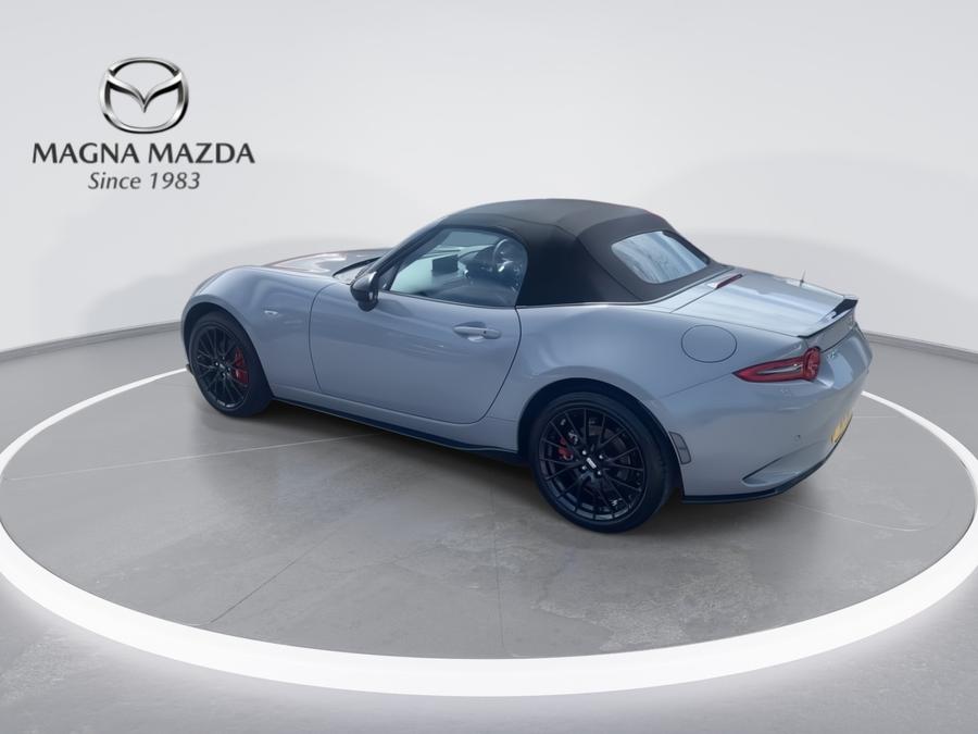 Mazda MX-5 Photo spincar-e327a2792419f48c9403a57606bbff9aaad992c3.jpg