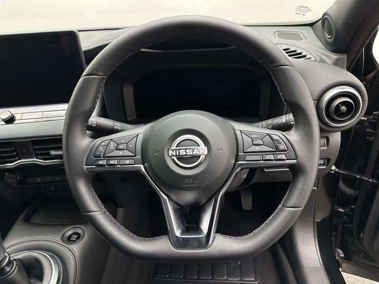 Nissan JUKE Photo spincar-e3553480680e650b4a78a5619333bfe5550f095b.jpg