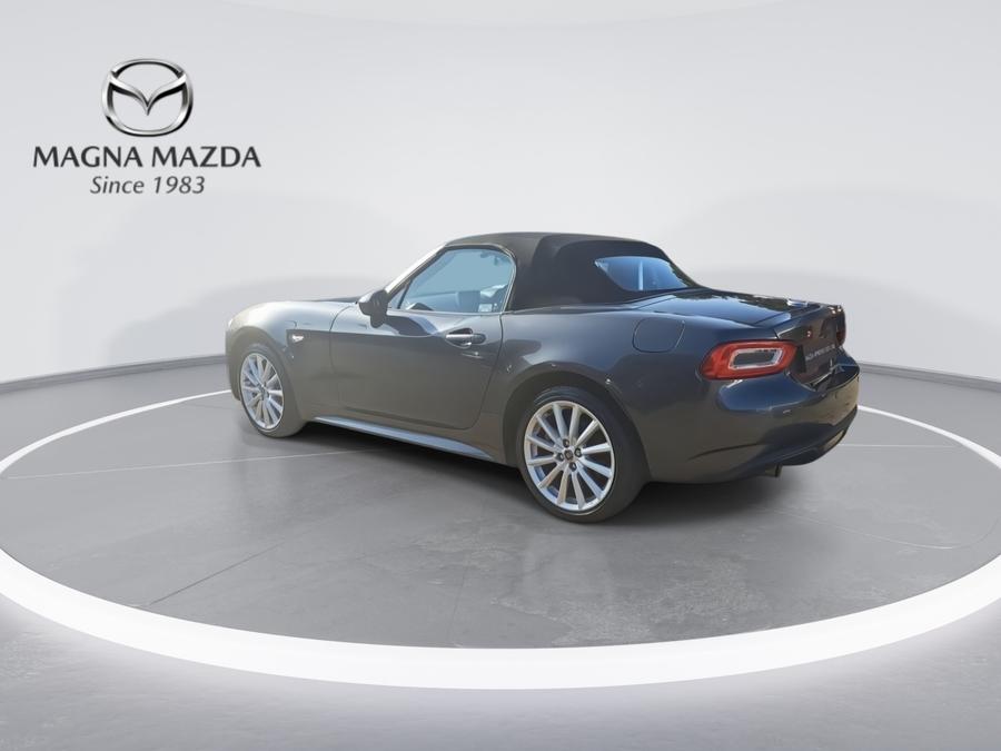 Fiat 124 Spider Photo spincar-e35f2243daac316837cddc18b1dab591b1430a2f.jpg