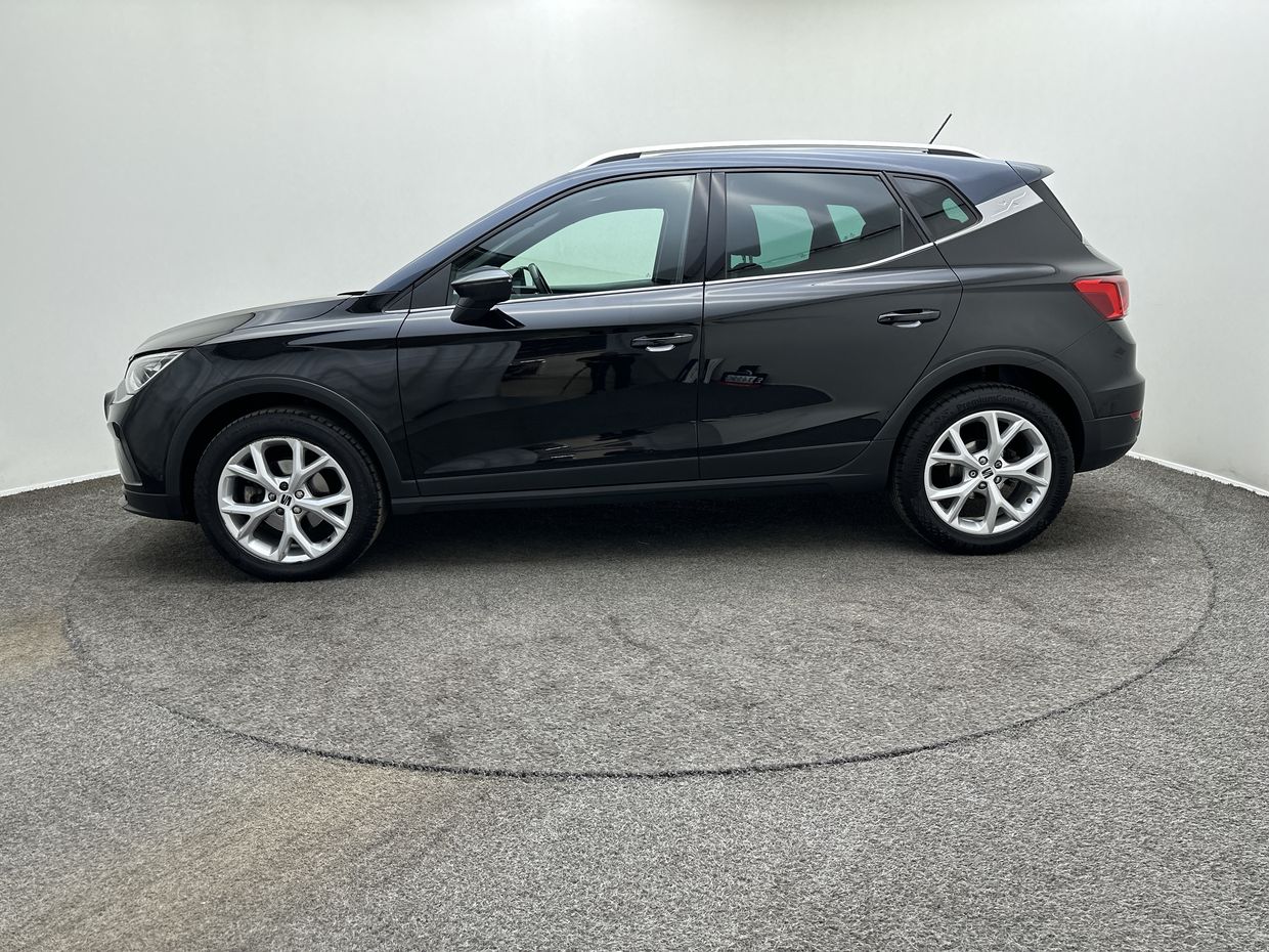 SEAT ARONA Photo 4