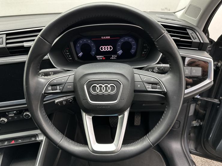 Audi Q3 Photo spincar-e4ef74a5e4447635e10038adf0dd111bc6c4e99c.jpg