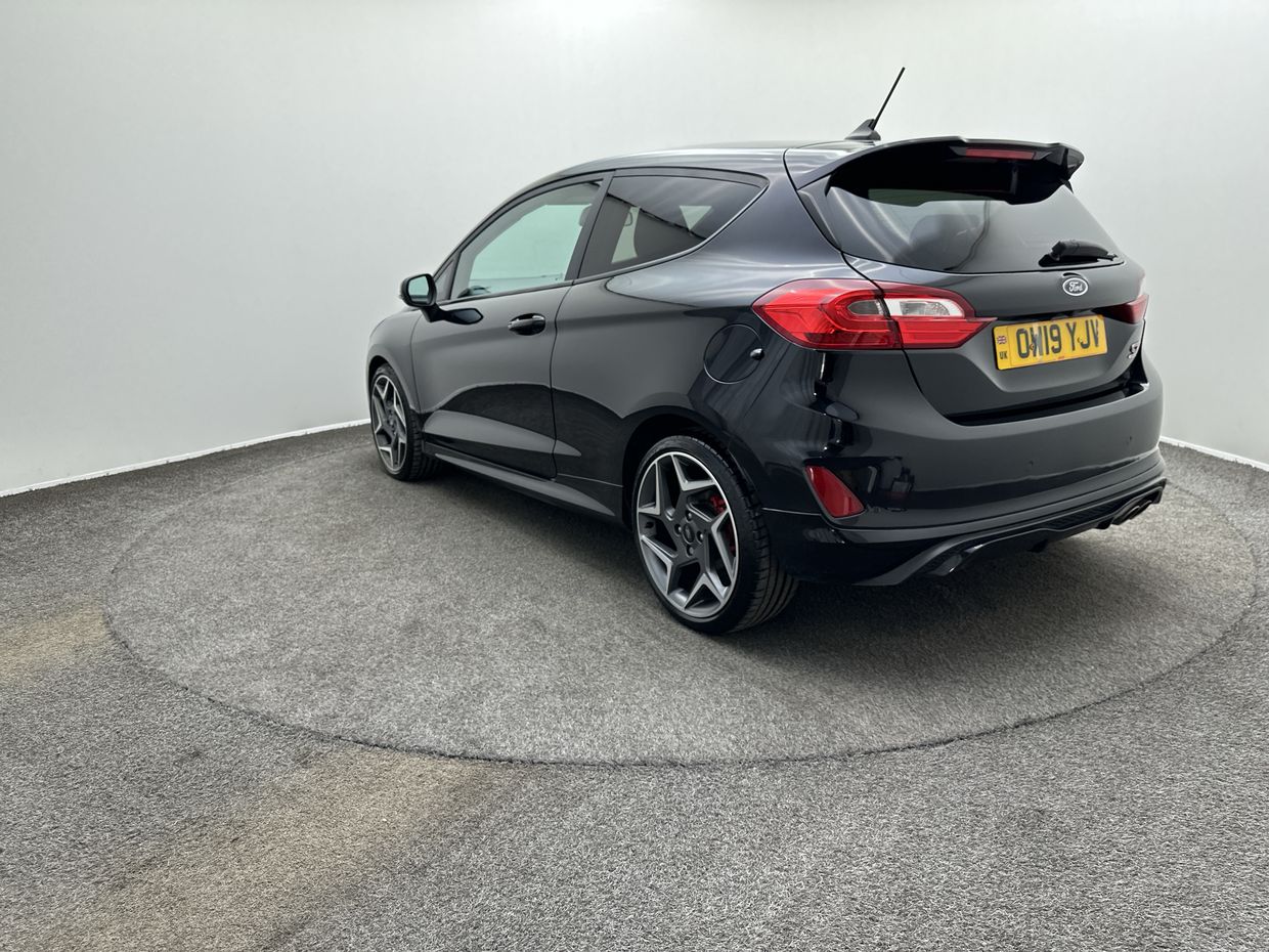 Ford Fiesta Photo 5